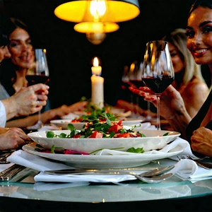 Lifestyle Editorial Photography: Dinner party with like-minded individuals