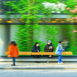 Urban Infographic Style: Urban street with outdoor seating