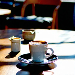 Lifestyle Hdr Photography: Coffee With Friends With Community Group With Coffee Sitting