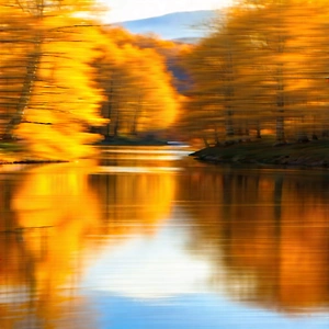 Lifestyle Long Exposure Photography: Autumn Hike During Winter With Serene Scene
